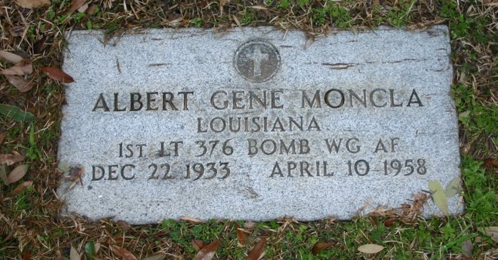 Grave marker of Albert Gene Moncla